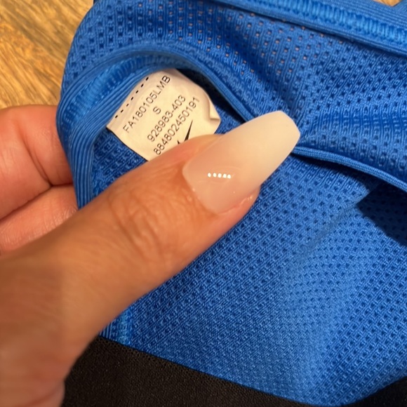 Nike sports bra lot - Picture 8 of 8